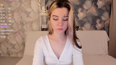 Snapshot of sweete_sofia chatting on July 27, 2:29 am Sofia online show from July 27, 2:29 am