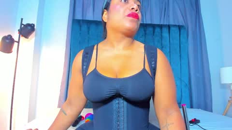 Snapshot of sweetebony_69 chatting on May 5, 11:51 am Mia online show from May 5, 11:51 am