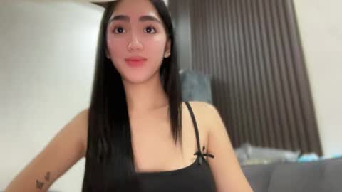 mallow online show from December 3, 1:53 pm