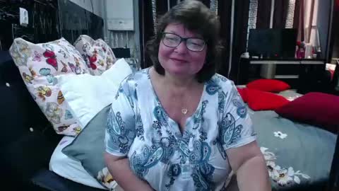 sweetestmilf4you online show from April 30, 8:57 pm