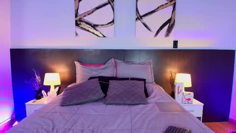 Snapshot of sweeteuphoria_ chatting on October 7, 9:01 pm Ephoria online show from October 7, 9:01 pm