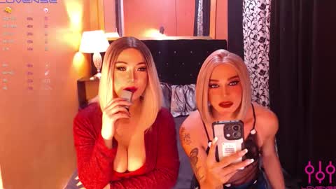 sweetkatniss online show from November 14, 11:31 am