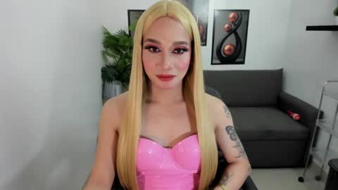 sweetkatniss online show from June 25, 6:12 pm