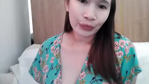 Snapshot of sweetfilipinawet chatting on July 16, 1:55 am Stacy online show from July 16, 1:55 am