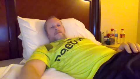 Snapshot of sweetg233 chatting on January 3, 5:42 pm sweetg233 online show from January 3, 5:42 pm