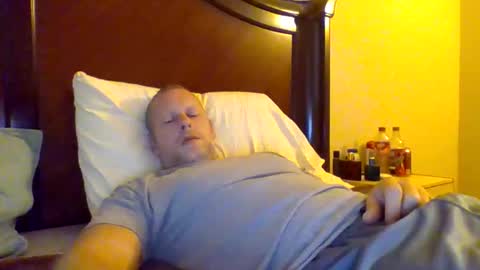 Snapshot of sweetg233 chatting on October 13, 3:23 pm sweetg233 online show from October 13, 3:23 pm