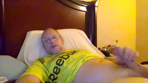 Snapshot of sweetg233 chatting on October 16, 5:36 pm sweetg233 online show from October 16, 5:36 pm