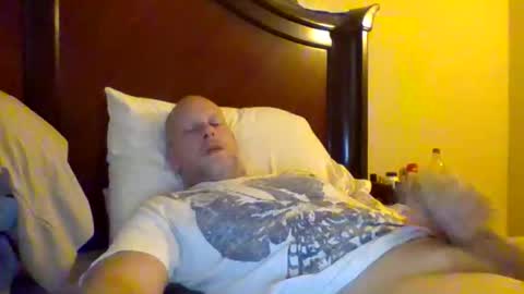 Snapshot of sweetg233 chatting on October 31, 7:04 pm sweetg233 online show from October 31, 7:04 pm