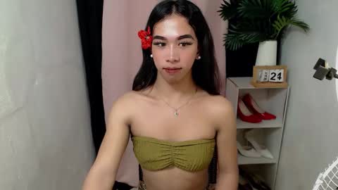 Snapshot of sweetgirl_acxx chatting on May 24, 9:09 pm Just call me AC online show from May 24, 9:09 pm