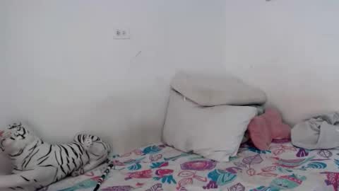 sweetgirsl online show from May 26, 7:43 pm