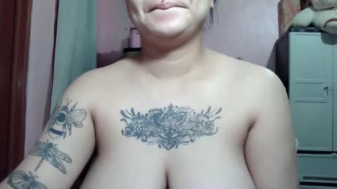 sweethotkisha online show from October 3, 1:24 am