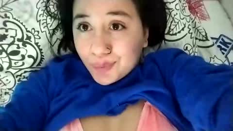 Snapshot of sweetie__annie chatting on February 26, 5:53 am Ana Mara  i cant Make noise My family is here  online show from February 26, 5:53 am