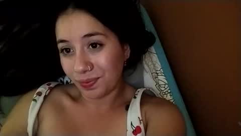 Snapshot of sweetie__annie chatting on April 8, 5:51 am Ana Mara i cant Make noise My family is here online show from April 8, 5:51 am