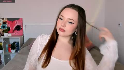Snapshot of sweetie_candy_ chatting on May 17, 2:13 pm Hannah online show from May 17, 2:13 pm