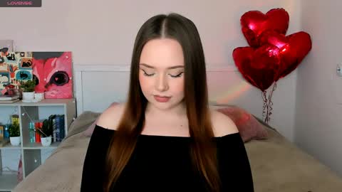 Snapshot of sweetie_candy_ chatting on June 5, 2:23 pm Hannah online show from June 5, 2:23 pm