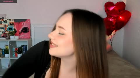 Snapshot of sweetie_candy_ chatting on June 6, 2:55 pm Hannah online show from June 6, 2:55 pm