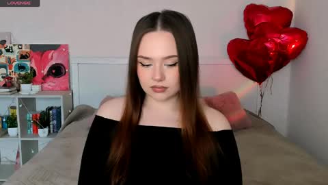 Snapshot of sweetie_candy_ chatting on June 11, 2:37 pm Hannah online show from June 11, 2:37 pm