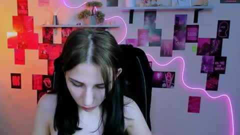 Chloe online show from April 22, 8:50 am