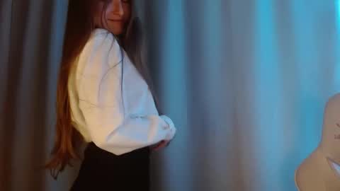 Annie online show from February 27, 9:37 pm