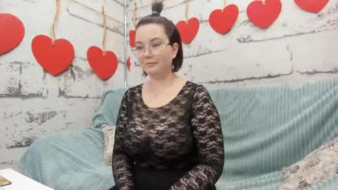 Snapshot of sweetie_rozzy chatting on April 22, 1:19 am ROZZY online show from April 22, 1:19 am