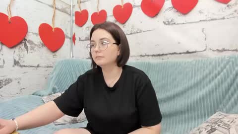 Snapshot of sweetie_rozzy chatting on May 4, 1:23 am ROZZY online show from May 4, 1:23 am