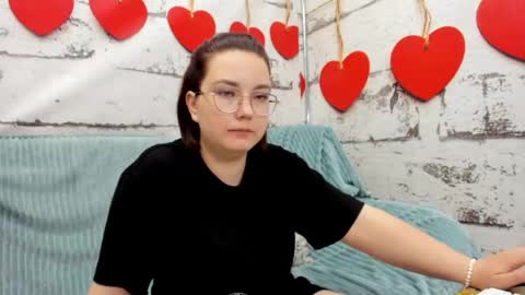 Snapshot of sweetie_rozzy chatting on May 14, 1:45 am ROZZY online show from May 14, 1:45 am