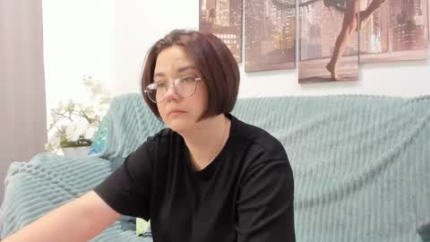 Snapshot of sweetie_rozzy chatting on May 18, 1:24 am ROZZY online show from May 18, 1:24 am