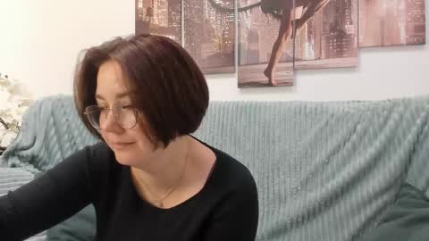 Snapshot of sweetie_rozzy chatting on May 19, 12:49 am ROZZY online show from May 19, 12:49 am