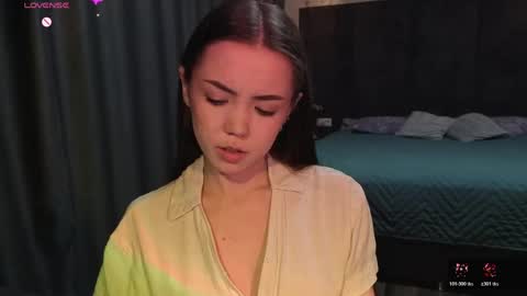 Snapshot of sweetieee_kira chatting on May 23, 3:12 am sweetieee_kira online show from May 23, 3:12 am