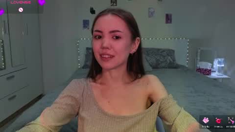 Snapshot of sweetieee_kira chatting on June 13, 4:21 am sweetieee_kira online show from June 13, 4:21 am