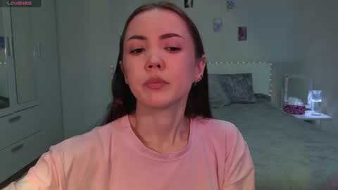 Snapshot of sweetieee_kira chatting on June 16, 5:43 am sweetieee_kira online show from June 16, 5:43 am