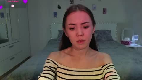 Snapshot of sweetieee_kira chatting on June 18, 9:14 am sweetieee_kira online show from June 18, 9:14 am