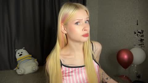 Snapshot of sweetielis chatting on December 22, 3:00 am sweetie Lisa3 online show from December 22, 3:00 am