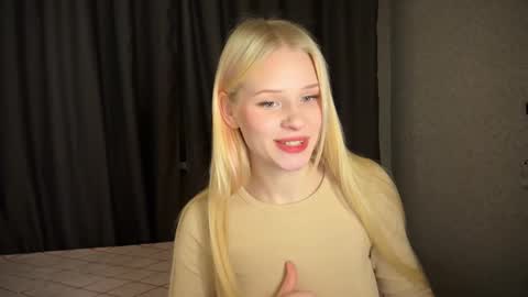 Snapshot of sweetielis chatting on January 2, 2:13 pm sweetie Lisa3 online show from January 2, 2:13 pm