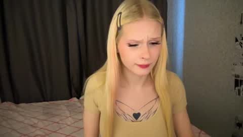 Snapshot of sweetielis chatting on January 15, 10:06 am sweetie Lisa3 online show from January 15, 10:06 am