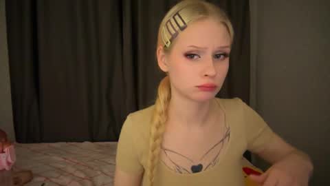 Snapshot of sweetielis chatting on January 16, 5:23 pm sweetie Lisa3 online show from January 16, 5:23 pm