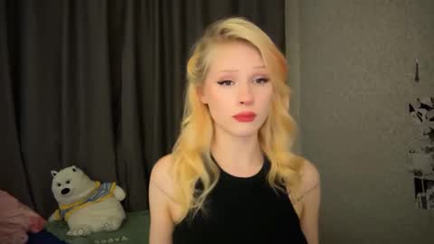 Snapshot of sweetielis chatting on January 20, 2:14 pm sweetie Lisa3 online show from January 20, 2:14 pm