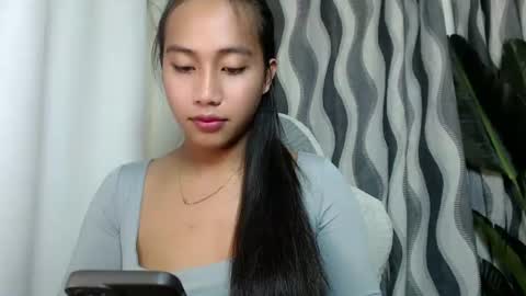 Snapshot of sweetiie_caren chatting on June 13, 1:25 am CAREN online show from June 13, 1:25 am