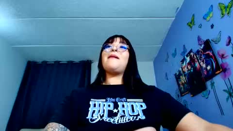 Snapshot of sweetisabella__ chatting on May 7, 7:36 am Isabella online show from May 7, 7:36 am