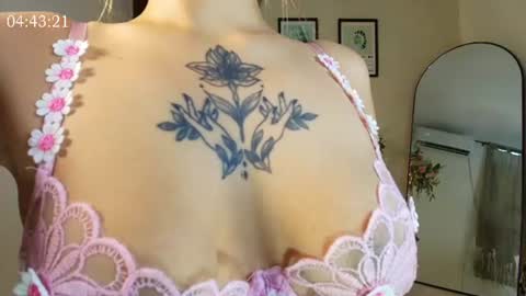Snapshot of sweetjenna__ chatting on July 23, 11:02 pm sweetjenna__ online show from July 23, 11:02 pm