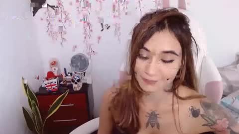 Snapshot of sweetkatik chatting on October 27, 5:28 pm karen online show from October 27, 5:28 pm