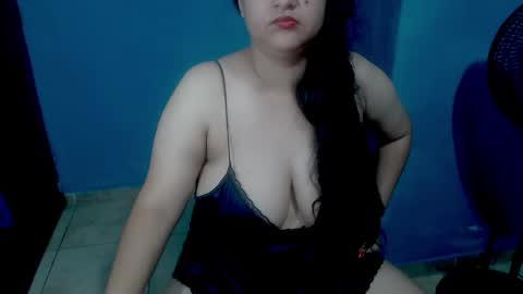 sweetkelly19 online show from March 25, 12:00 pm