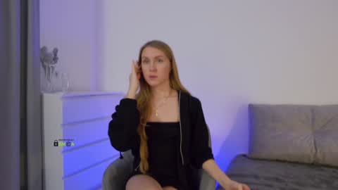 Snapshot of sweetkira1 chatting on February 3, 7:21 pm SweetKira1 online show from February 3, 7:21 pm