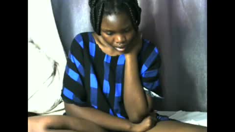 sweetkirrie online show from June 8, 1:33 pm