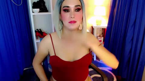 Snapshot of sweetladyapril chatting on February 10, 9:14 am dessiree online show from February 10, 9:14 am