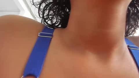 Azulandvioleta online show from February 12, 2:01 pm