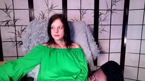 Snapshot of sweetlonglips_ chatting on May 7, 6:52 am JenJenny online show from May 7, 6:52 am