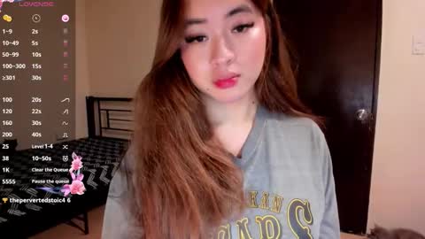 Snapshot of sweetlovepinay04 chatting on May 9, 3:34 am Zoe online show from May 9, 3:34 am
