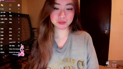 Snapshot of sweetlovepinay04 chatting on June 15, 9:39 pm Zoe online show from June 15, 9:39 pm
