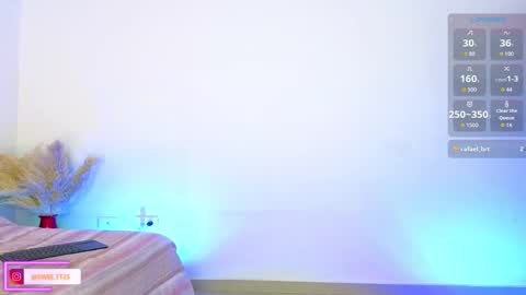 Snapshot of sweetmia_25 chatting on November 7, 8:42 pm MIA online show from November 7, 8:42 pm